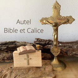 Autel Bible et calice